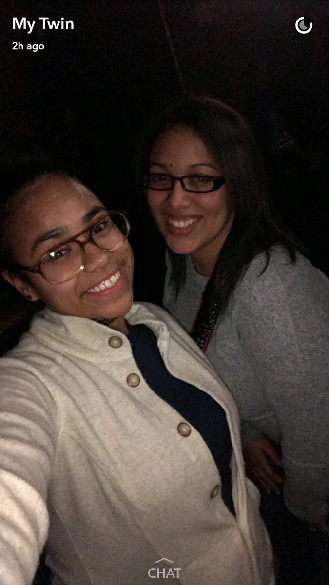 MarandaKenney's tweet photo. #sistersister #bestfriend #selfie2k17  #follow https://t.co/0LeqJ7U2nX