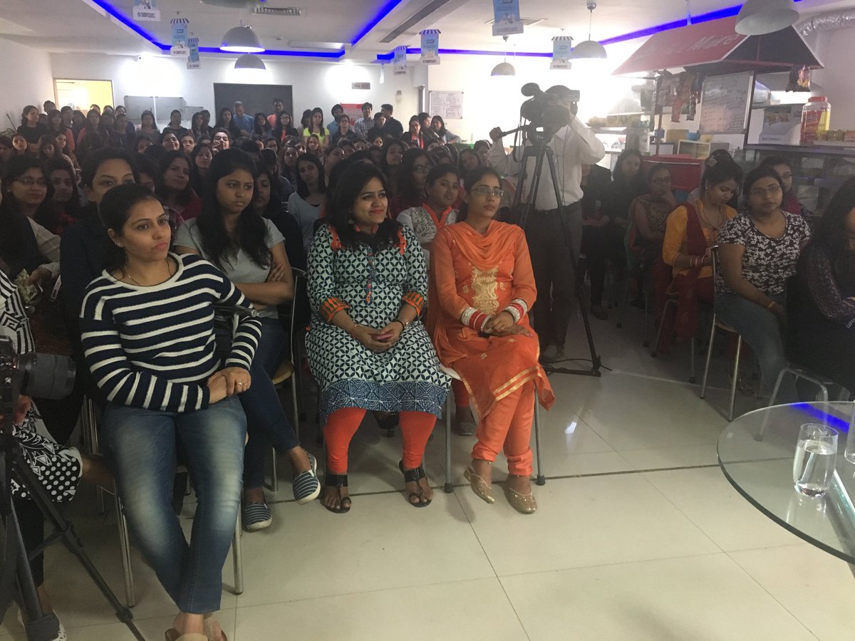 SheThePeople's tweet photo. Part of #SheLeadsIndia #womensday  @shailichopra spoke at @ShopClues with young women and @Radhikaaggarwal https://t.co/xZhPign0gE