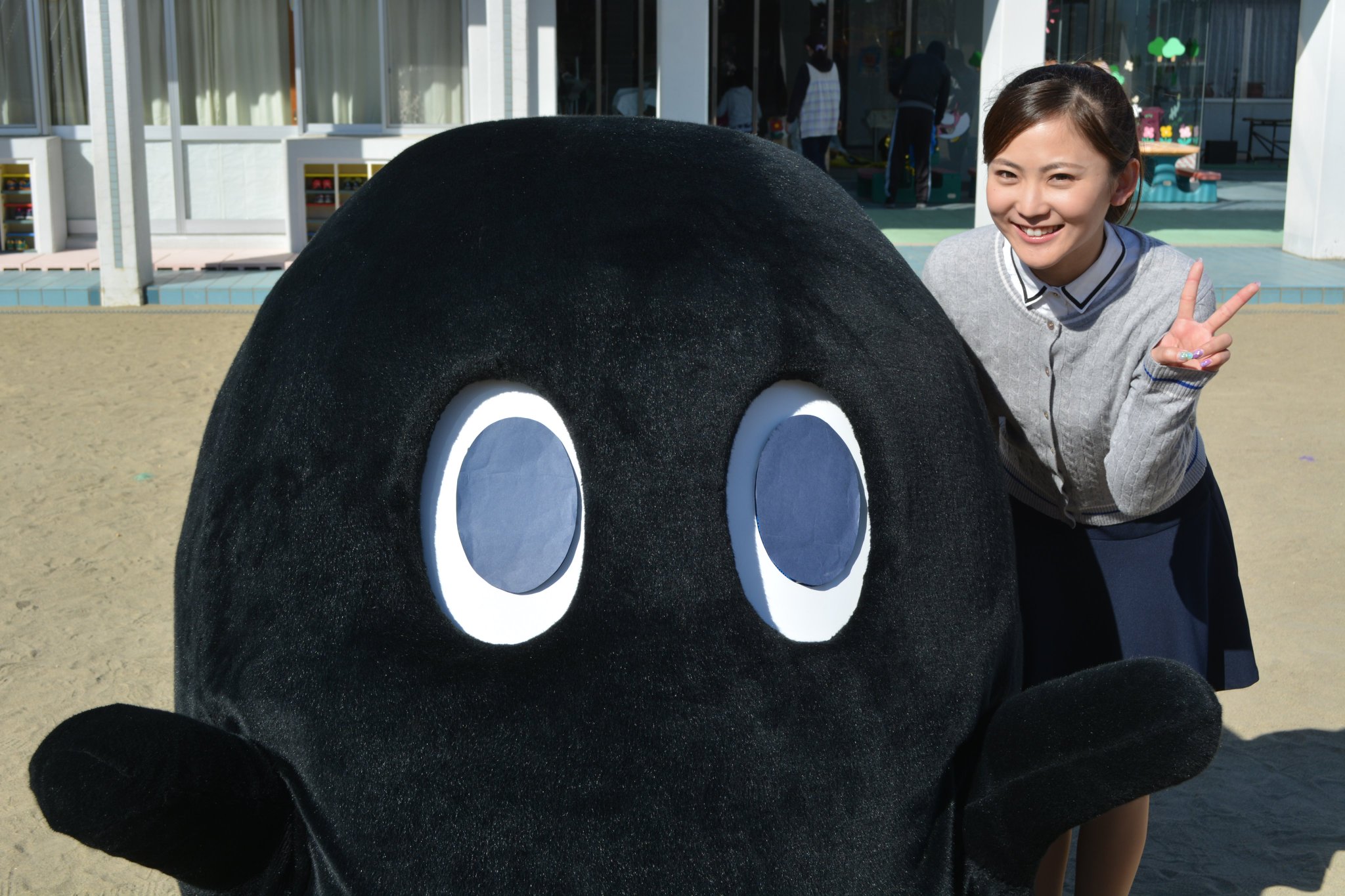 れ べ れーべー Twitterren 今日はすいようび ということは テレビcm放送日です みんなでレッツ れ べ ダンス O 夕方 18 フジテレビfnnみんなのニュースで放送します 関東 姫野れみ れーべー れーべーダンス みつばちの日