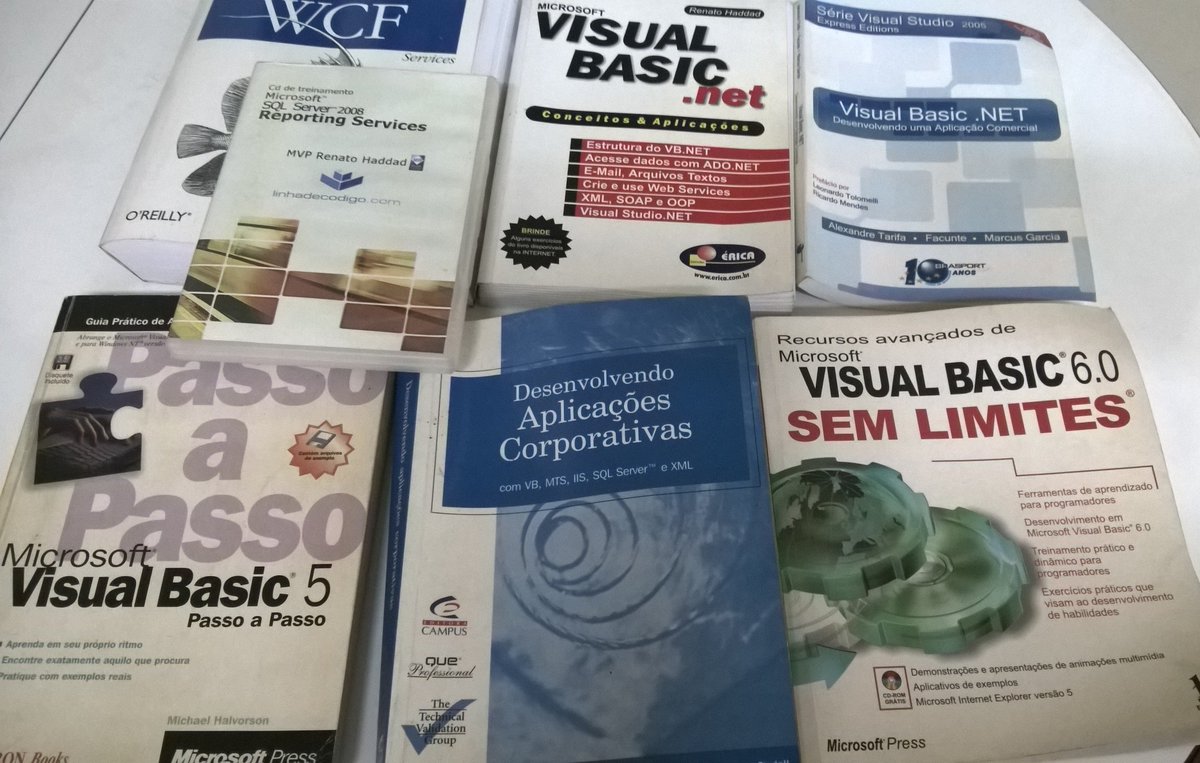 gumalheiros's tweet image. Aproveitando a onda de aniversário de 20 anos do Visual Studio!! Achei essas Relíquias!! #MyVSStory #MTAC #Pantanet