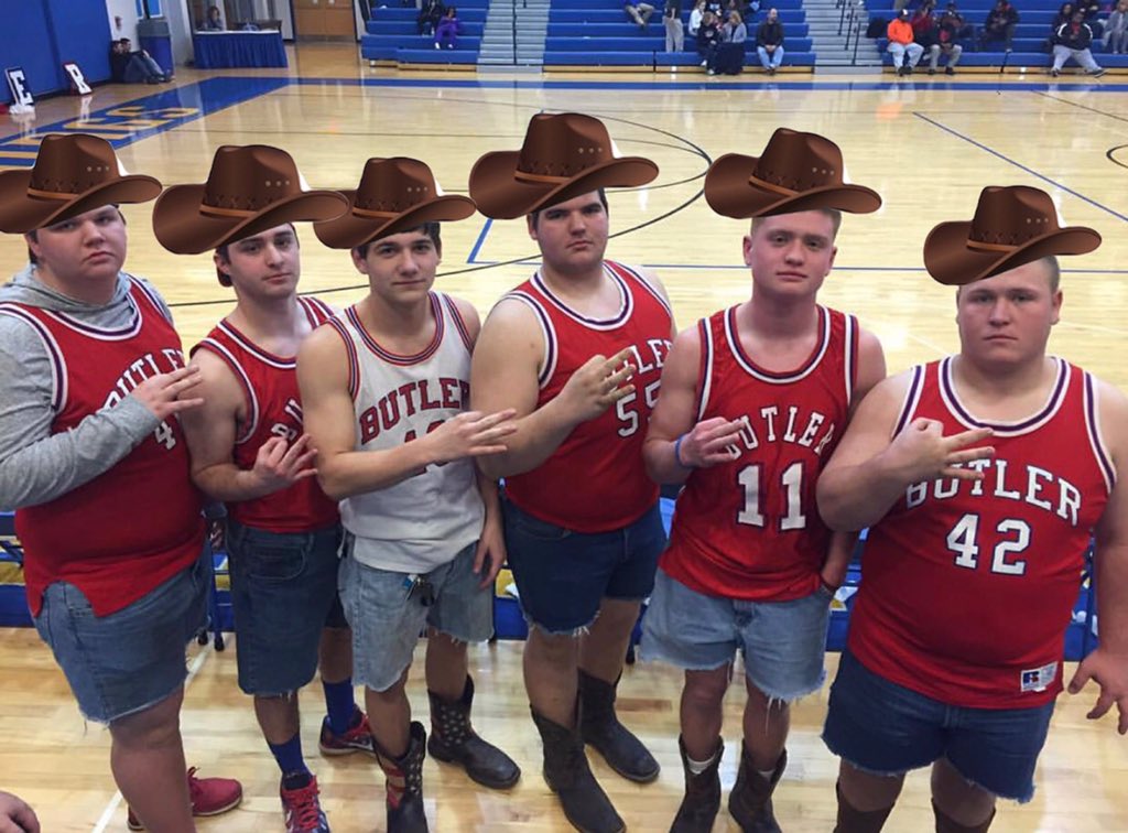faith_lynne21's tweet photo. what in Jorts Nation 😂😂 https://t.co/UwCzYiXHJE
