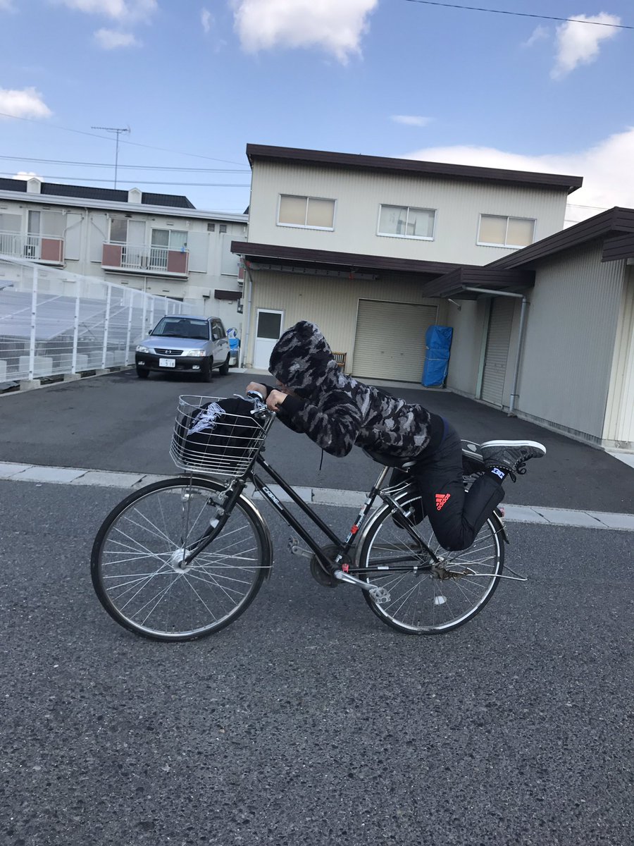 40duf's tweet photo. なんかやっとる笑 https://t.co/tTPNRuVtYc