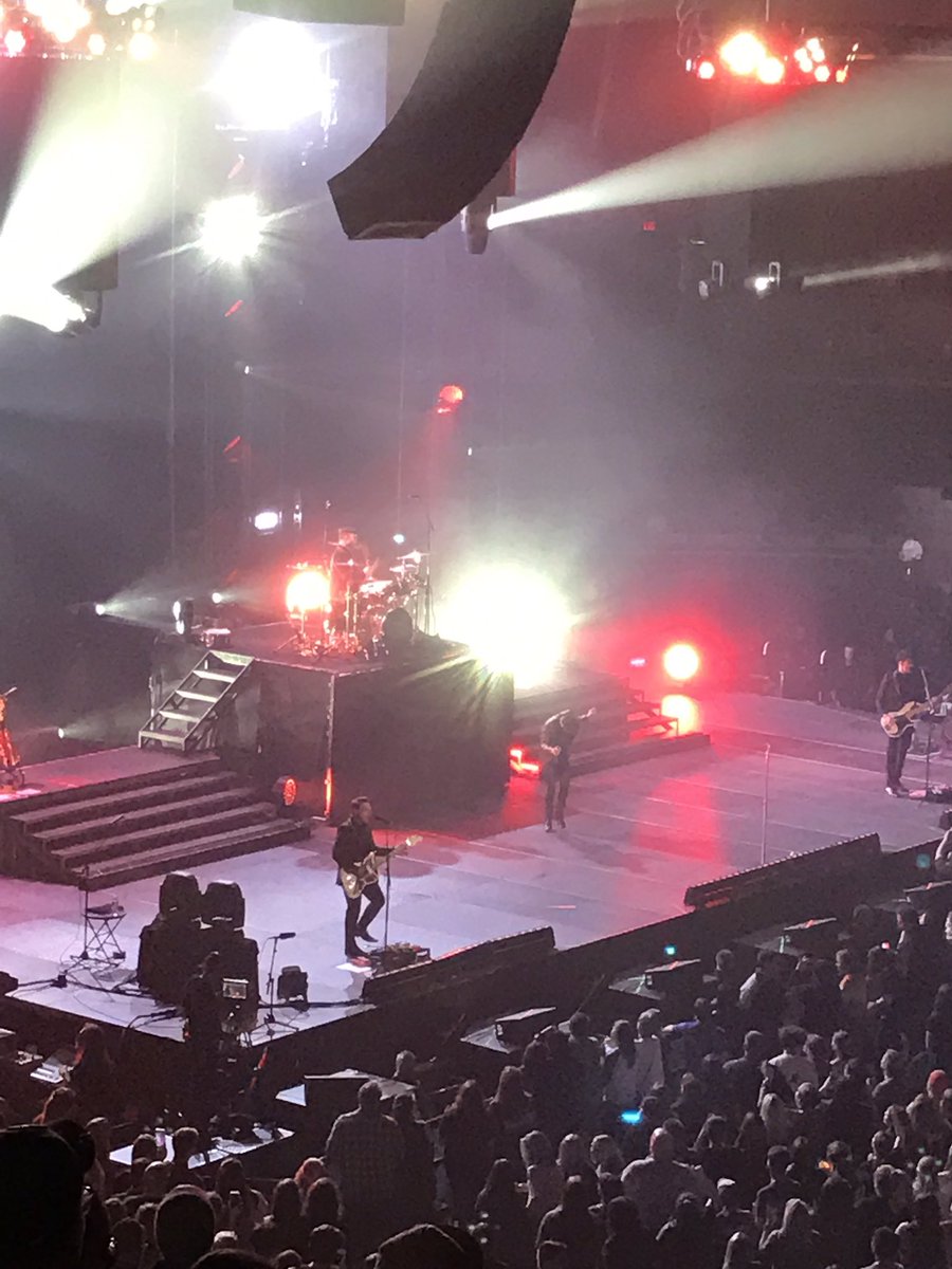 irishwolff's tweet photo. Awesome!! @PanicAtTheDisco https://t.co/cfdOFwtsWe