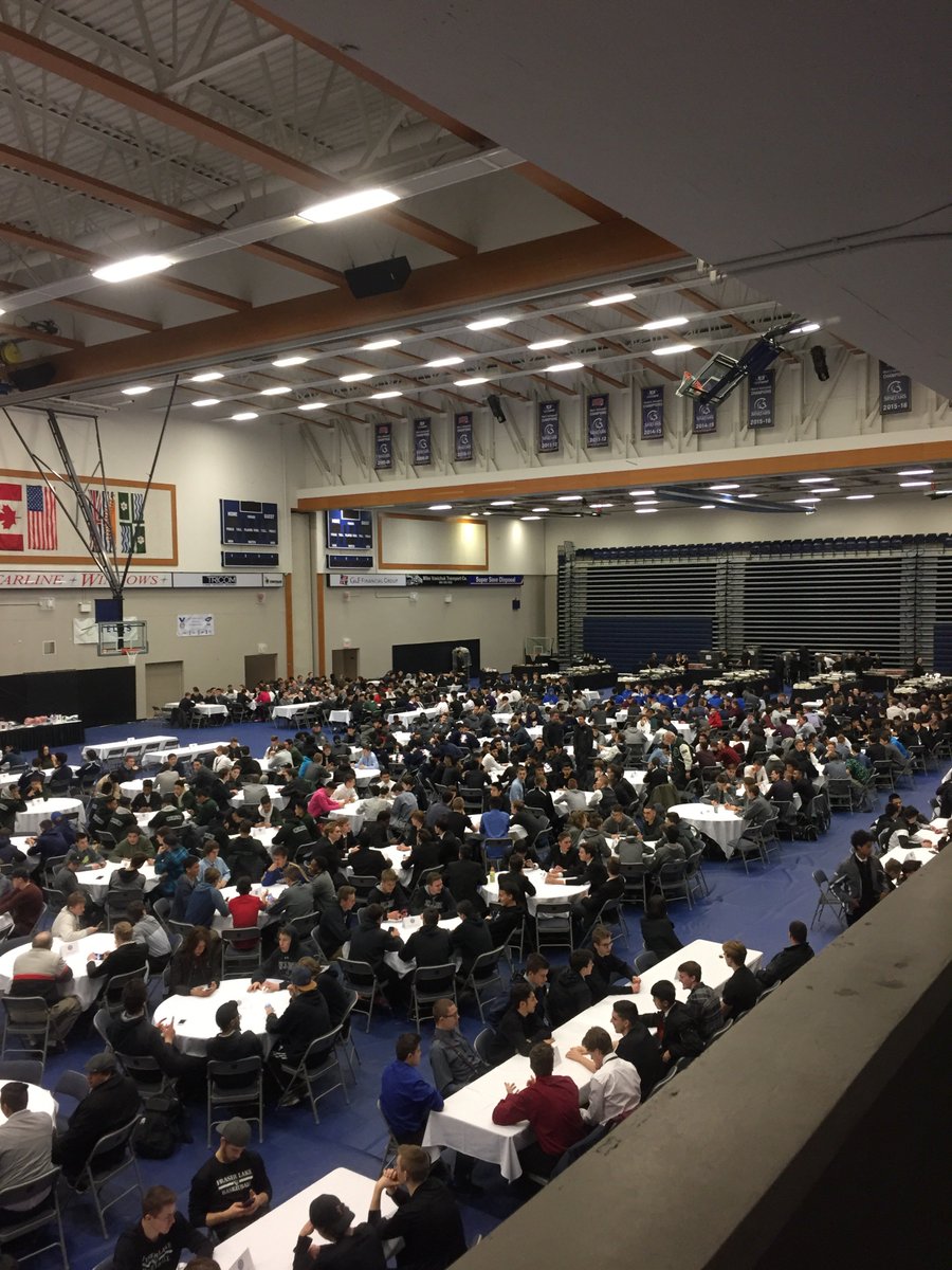 BC3ABoysBBall's tweet photo. We had so many teams we had to move the dinner from the banquet hall to the gym! Go get’em guys. Have a great tournament. #BoysBBall https://t.co/Y15nJuBmHA
