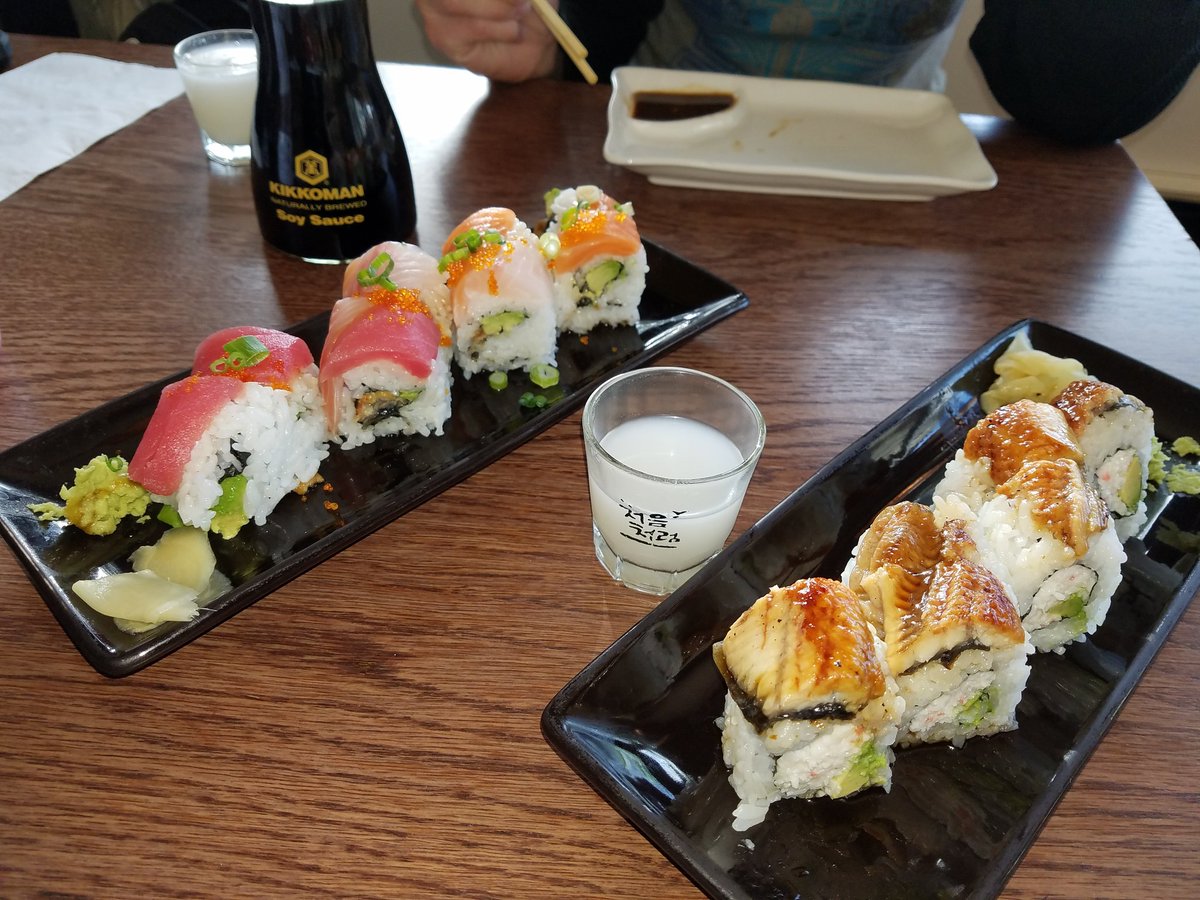 FOESAD5150's tweet photo. #sushi in #eastbay #worknite #datenite #early #dinner #yummy #foodporn #1620 https://t.co/LsFxErhp9m