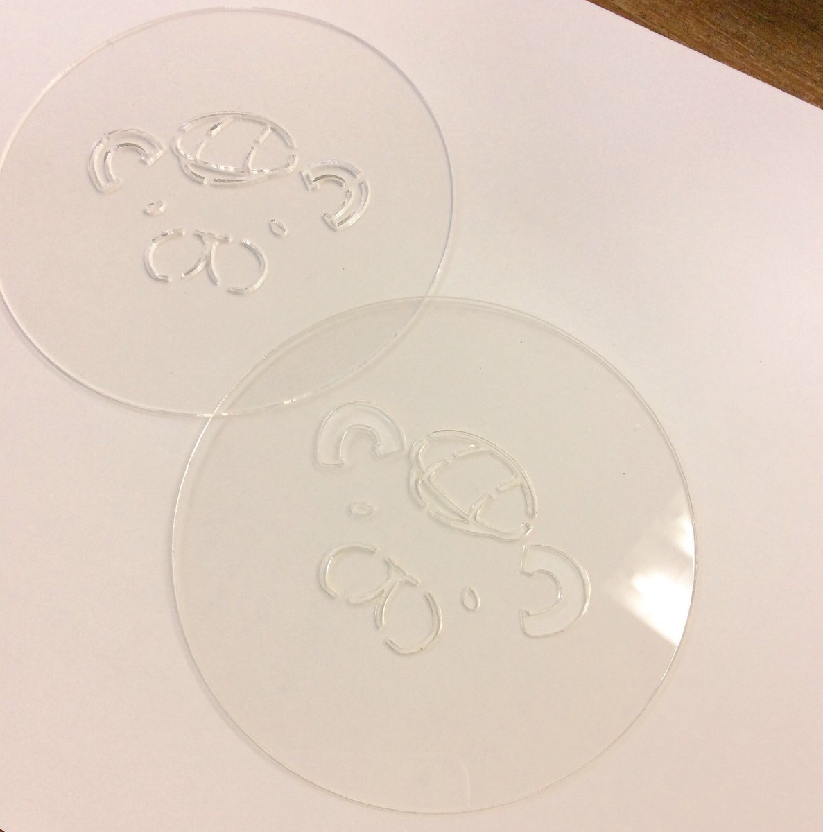 Craftbear レーザー工房 3 は立川店でラテアートステンシル作り 先日中の人が悪戦苦闘していたアレです 笑 動物やキャラクターのお顔はもちろん カフェラテに乗せてお洒落ティータイムを演出するメッセージや ハートや星などの単純な図形でも