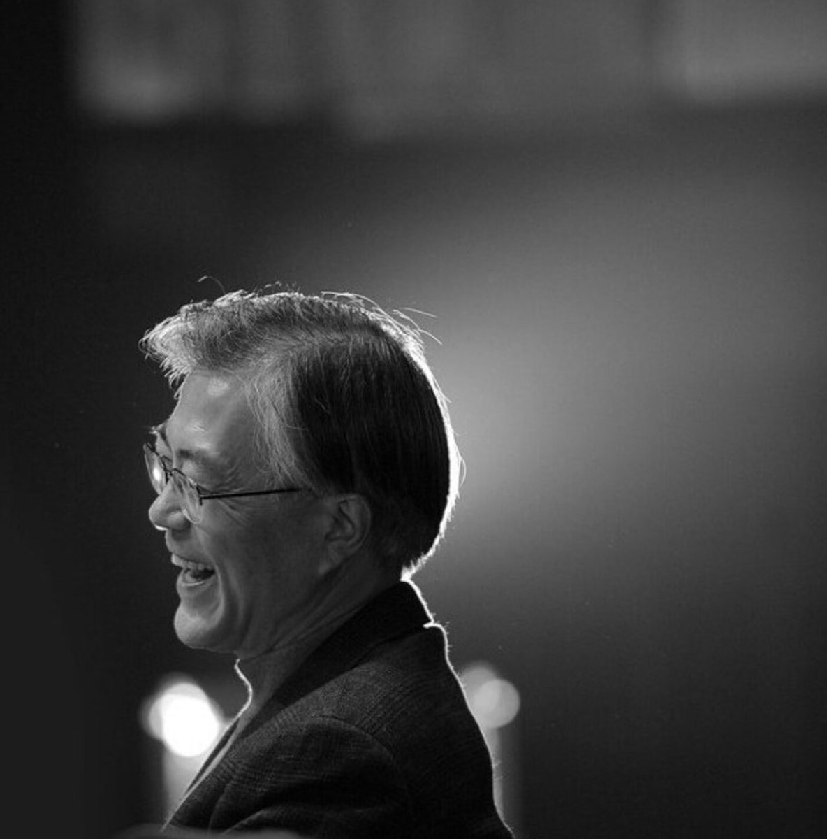 <왜 문재인인가!>

노무현은 탄핵후 추미애가 삼보일배를 하자 건강은 괜찮은지 안부를 물었고 낙선후 미국으로 외유가자 사람을 보내 위로 했다고…노무현과 문재인은 어떤 모함에도 정치적 동지들을 비난하지 않았다!