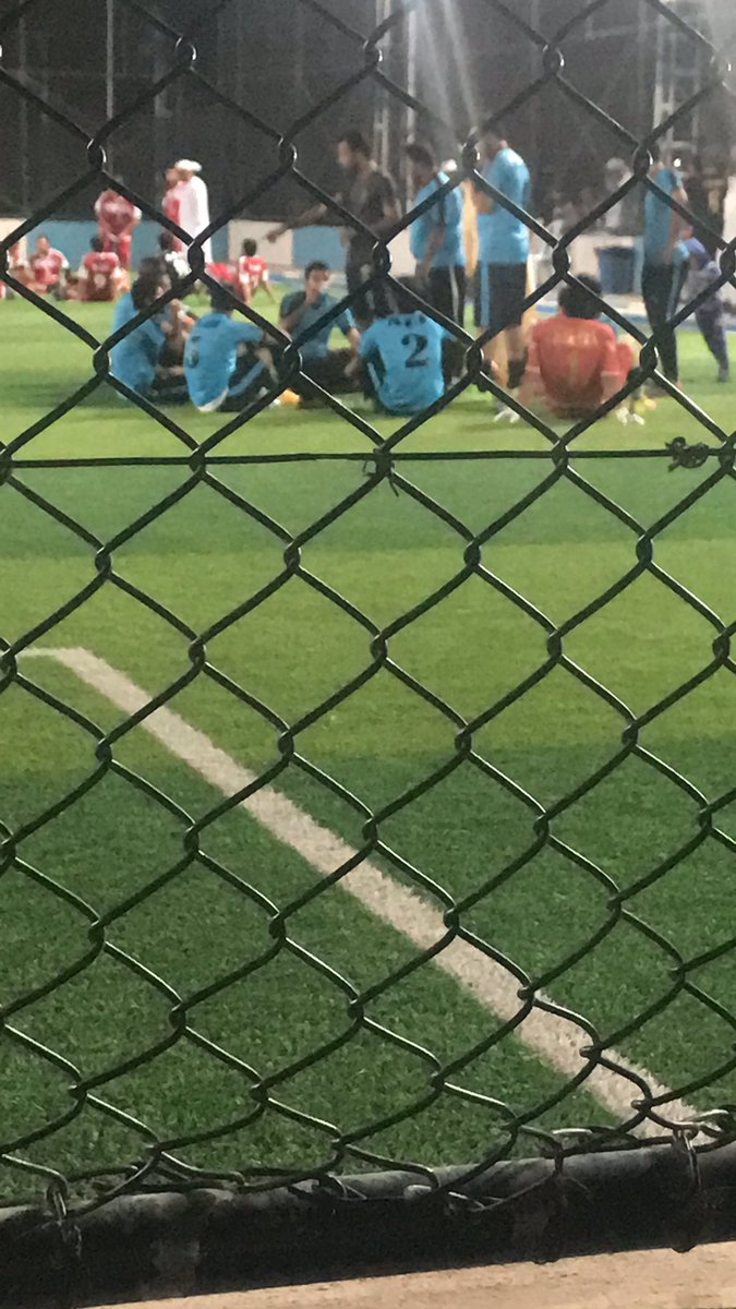 ⚽مباريات دوري تواصل ٤ 
المباراة الأولى: 
🔸جمعت بين فريق مدرسة سعود بن عزان وفريق مدرسة عاصم بن عدي
انتهت بفوز فريق مدرسة سعود بن عزان ٤/٠