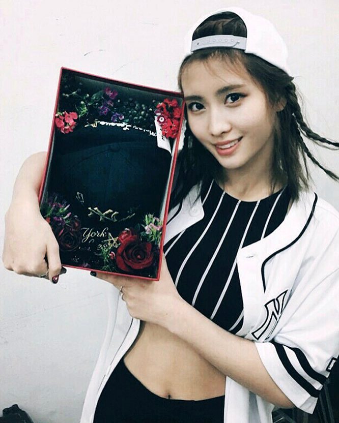 TWICE SINGAPORE on Twitter: "[INSTAGRAM] 170308 #TWICE on mlbkorea’s