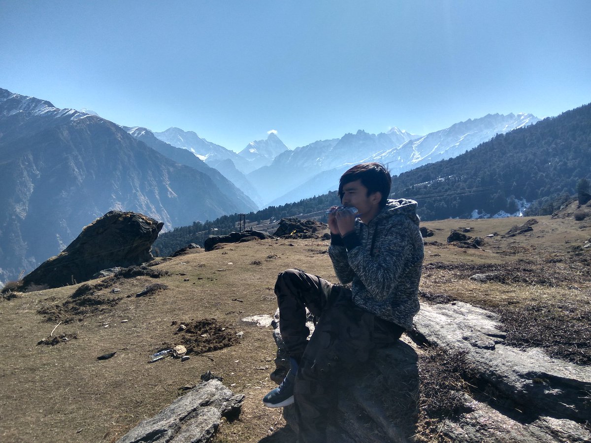 vaubhav_cool's tweet photo. 🍫 #snow #auli #FolloForFolloBack #likeforlikeback 😇⛄❄🏔 https://t.co/vXuyeYkkst