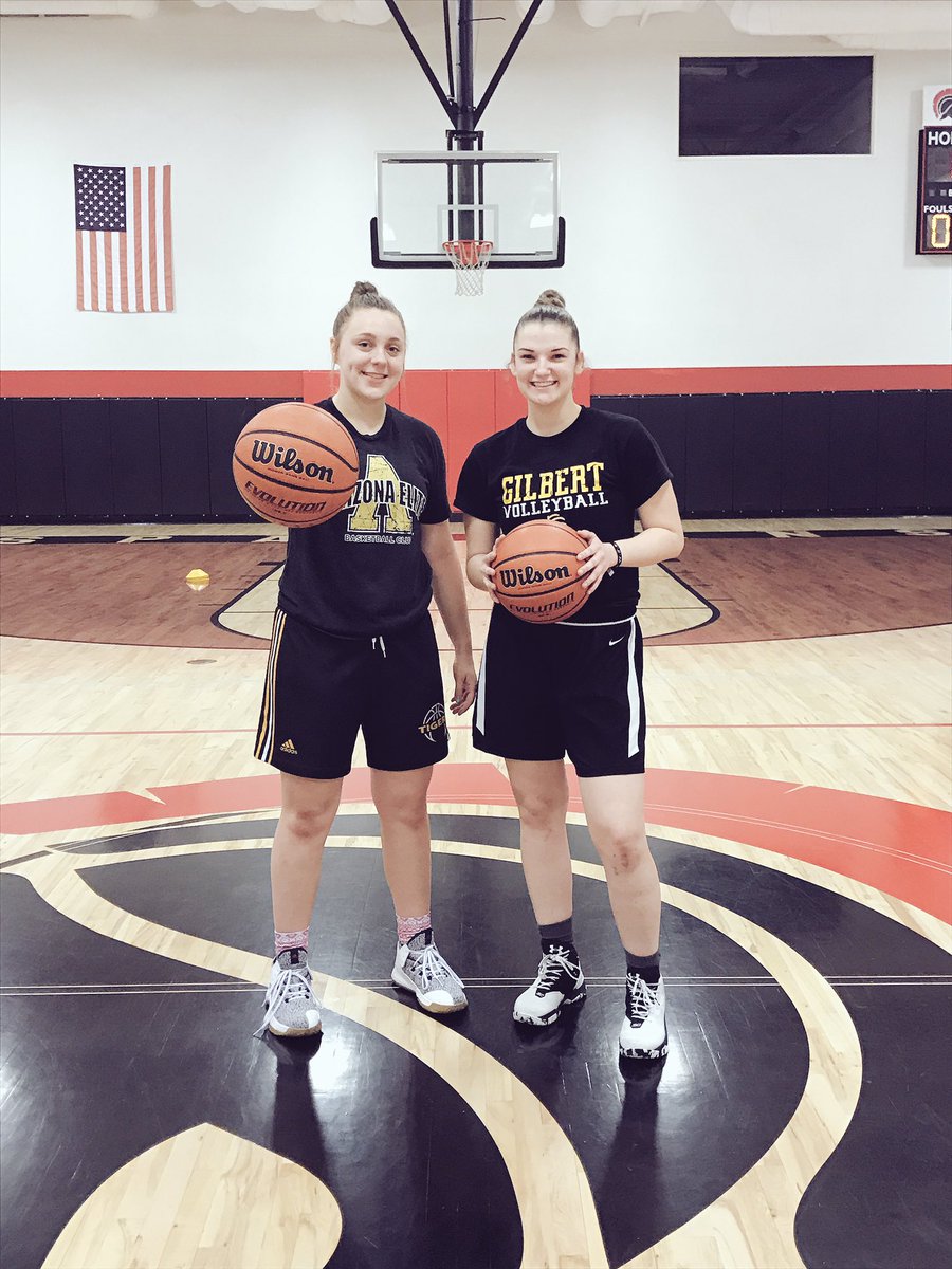 stacyhock03's tweet photo. grinding with no days off https://t.co/tL7N2Ffxwk