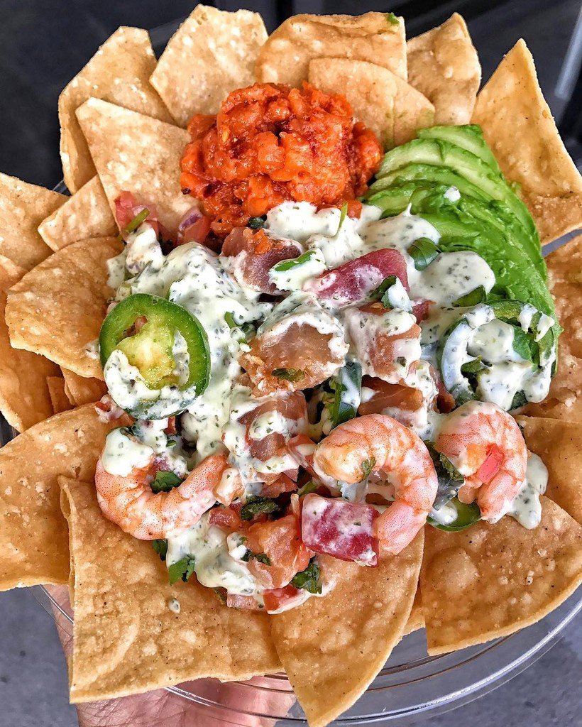 losangeles_eats's tweet photo. WIN $25 to @pokelicious626 for these POKÉ NACHOS! 🐟💥FOLLOW @pokelicious626 &amp; TAG friends to win! Nachos are topped … https://t.co/uGTlAPFSfd