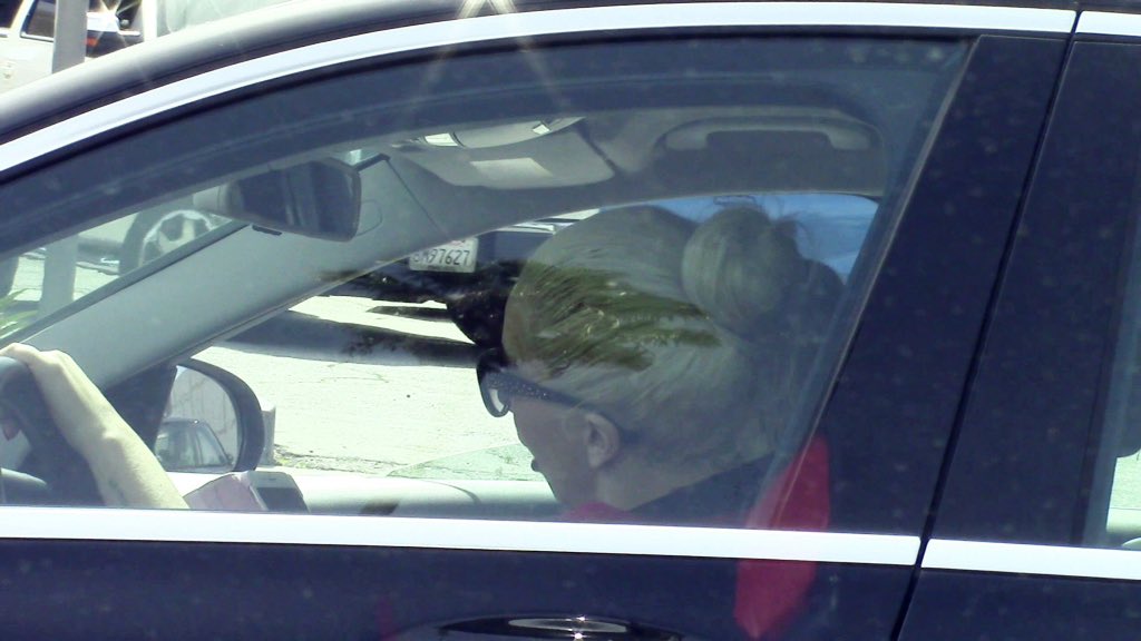 LadyGagaPopNet's tweet image. Lady Gaga out and about in Los Angeles, CA (Mar. 7)