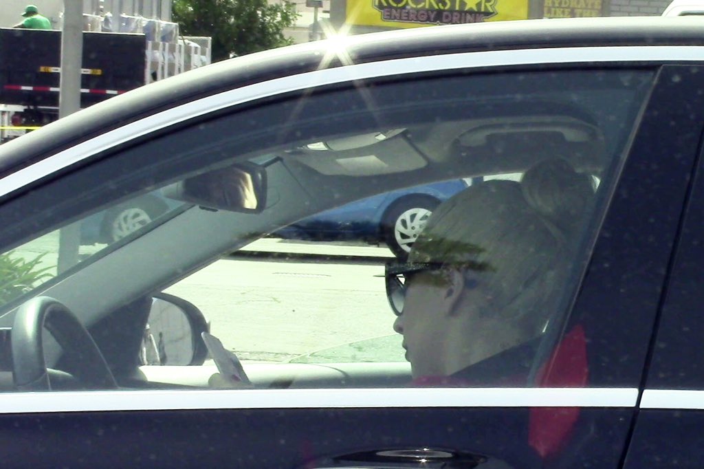 LadyGagaPopNet's tweet image. Lady Gaga out and about in Los Angeles, CA (Mar. 7)