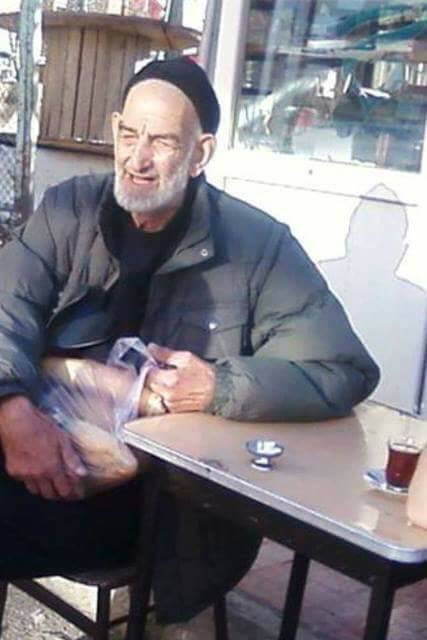 aksak_bugra's tweet photo. ERZURUM'DA HERKES TARAFINDAN TANINAN BİR ZAMANLARIN EN UZUN ADAMI. UZUN YUSUF (YUSUF DAĞISTAN) HAKKA YÜRÜDÜ. BAŞIN SAĞOLSUN ERZURUM. https://t.co/jgRzMY3Tgo