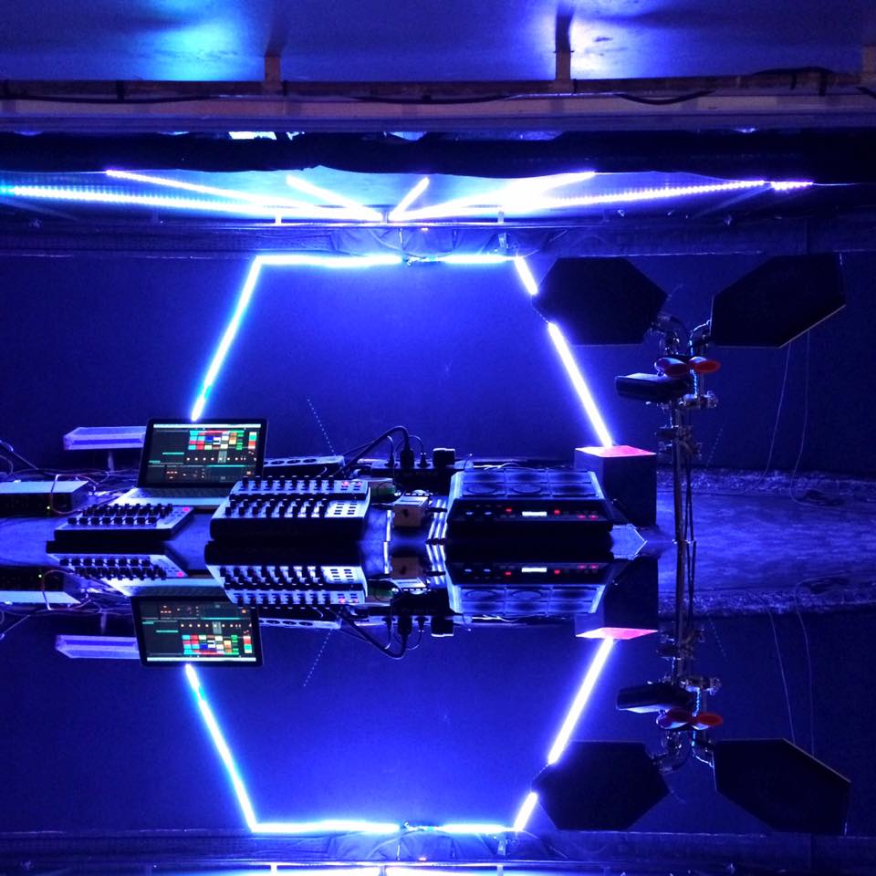 La résidence à la @CaveAuxPoetes vient de se finir ! LIVE demain at @legrandbarouf w. <a href="/ItsCHAMBERLAIN/">CHAMBERLAIN</a> <a href="/NUMeROBe_/">NUMéROBé</a> <a href="/matthusraman/">matthus raman</a> ✌️