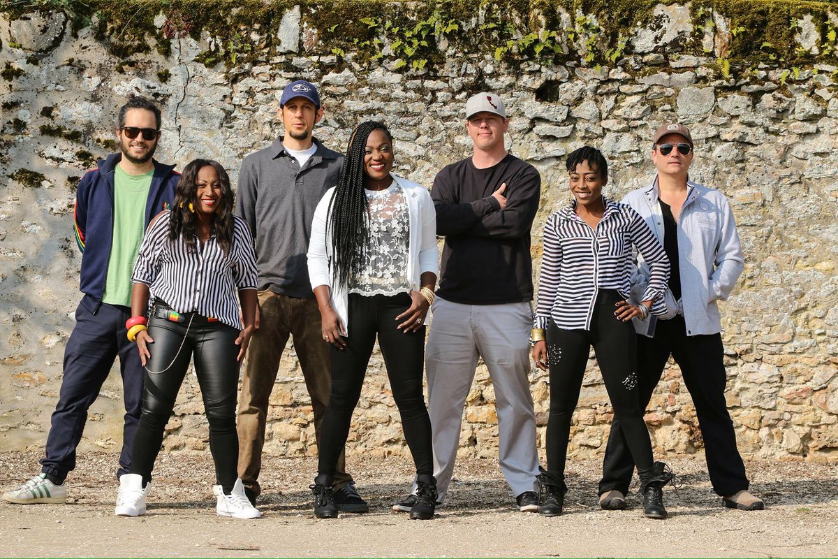 Hier en showcase à la <a href="/Fnac/">Fnac</a>, ce midi en #interview sur <a href="/radiobacfm/">Bac FM</a> et ce soir en concert <a href="/au_charbon/">Café Charbon</a> : ne ratez pas <a href="/risingtidevibes/">Rising Tide</a> ! 🔥🔥🔥