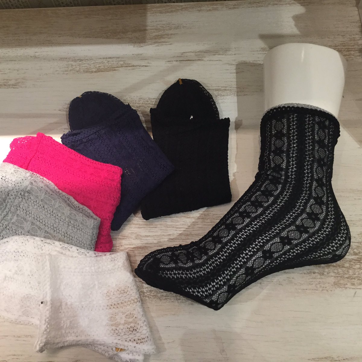 靴下屋 ルミネ有楽町店 No Twitter Lumine1 6f 靴下屋 レースソックスに新作が登場です ストレッチの効いた 柔らかいストライプ レース生地ならではの透け感がなんとも言えません そのままでもちろん 有楽町店では人気のラメソックスとの重ね履きもおすすめです 靴下屋 ルミネ有楽町店 No Twitter Lumine1 6f 靴下屋 レースソックスに新作が登場です ストレッチの効いた 柔らかいストライプ レース生地ならではの透け感がなんとも言えません そのままでもちろん 有楽町店では人気のラメソックスとの重ね履きもおすすめです