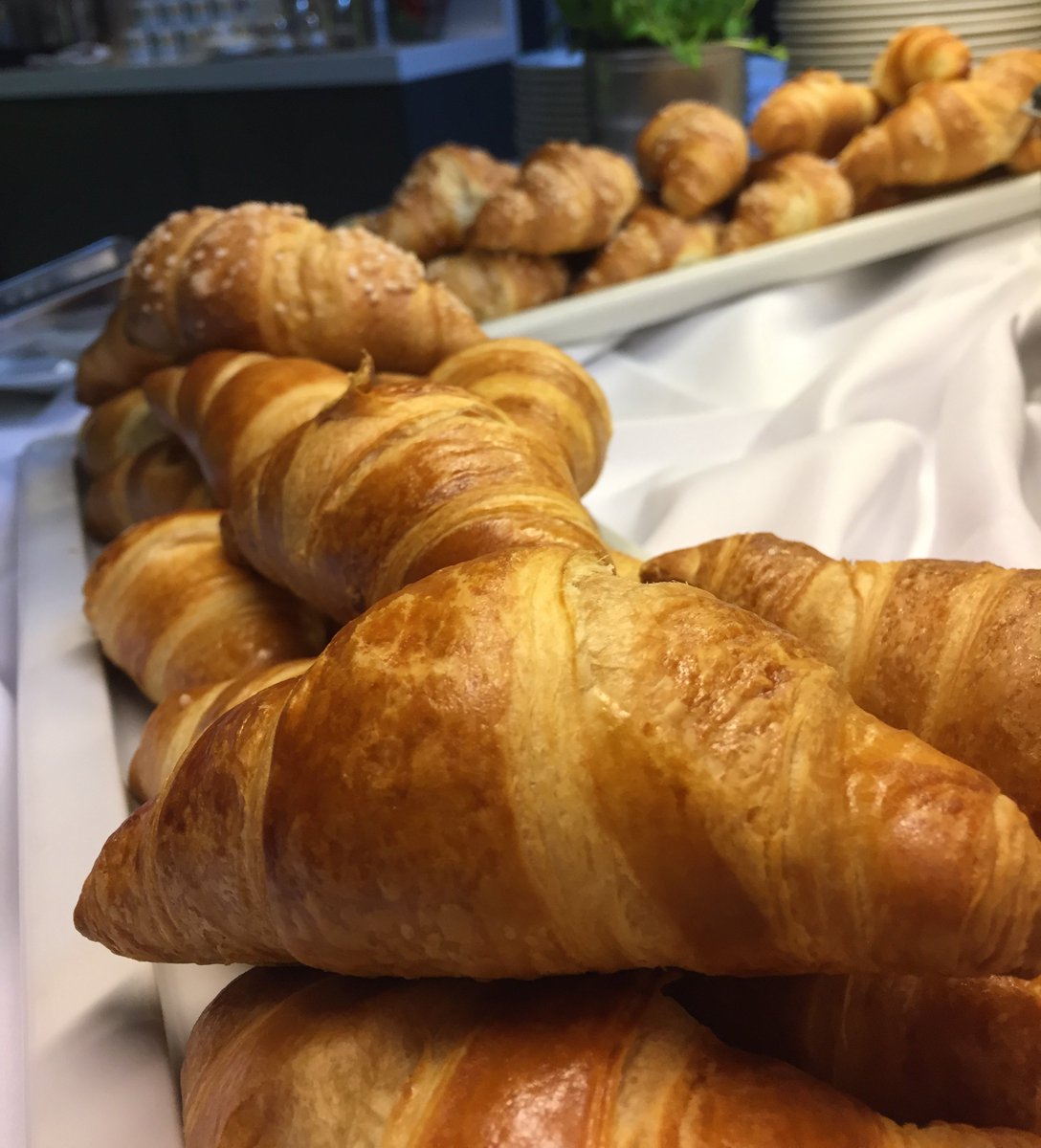 Der Duft von frischen Croissants zieht wie jeden Morgen durch unser Konferenzzentrum. #meetingsmuccity #greatmeetings #novotelmuenchencity
