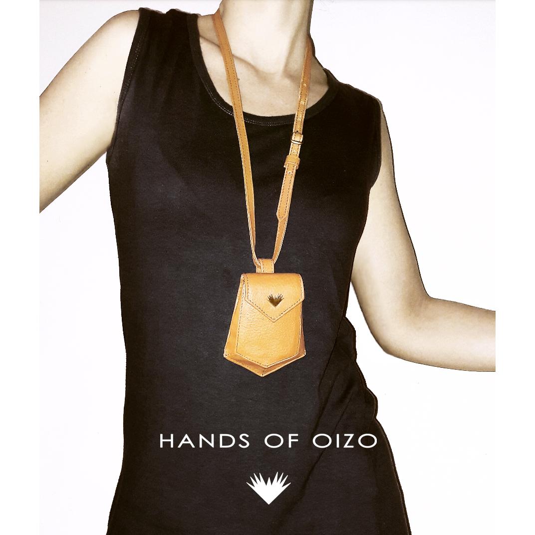 NEW IN! 💥 Our convertible pendant pouch! 💥 #minibagtrend #frenchdesigner #newcollection #ParisFashionWeek #pfw