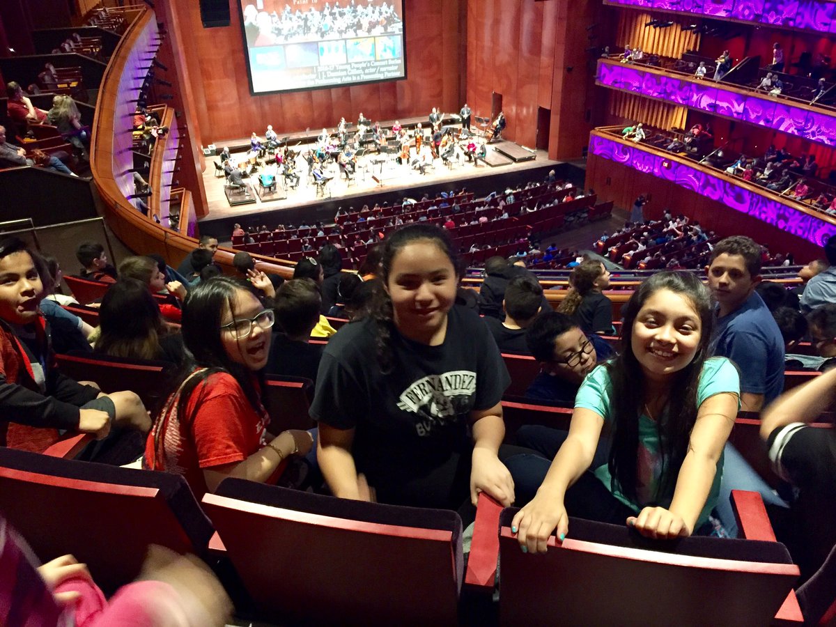 Shabushabugirl's tweet photo. 5th Grade at the San Antonio Symphony @saenz_artclass #Fernandezstrong #Fernandezfinearts https://t.co/nj8daVfL77