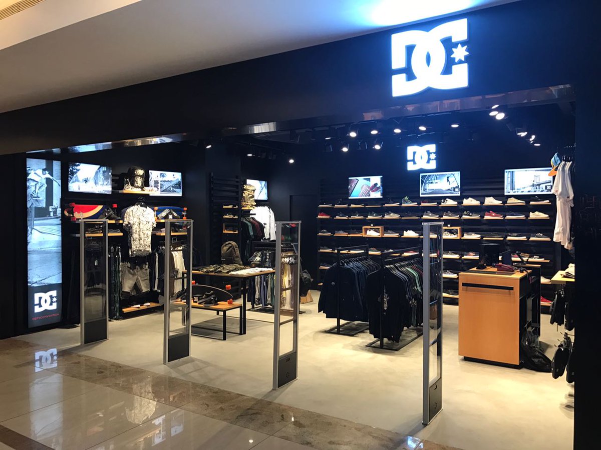 الانقليس تحدث فكرة dc shoes store 