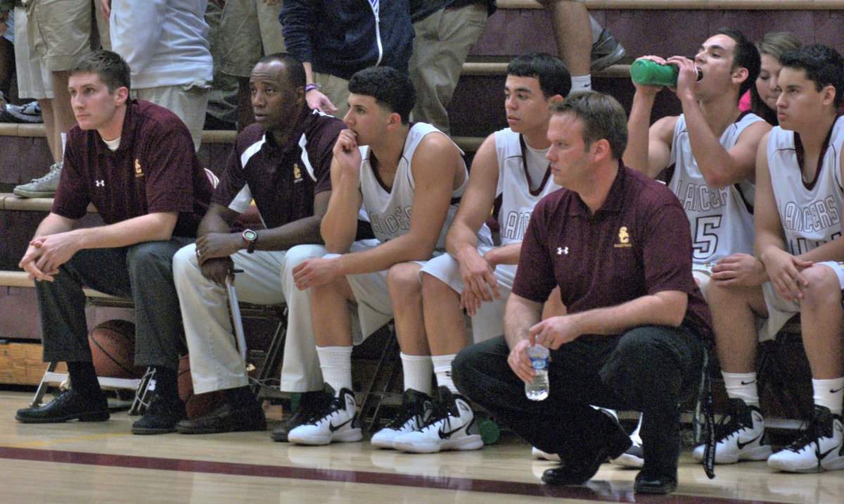 BREAKING: Brian Holstrom steps down from @SalpointeLancer Basketball. Was an honor to cover him from the beginning allsportstucson.com/2017/03/07/bre…