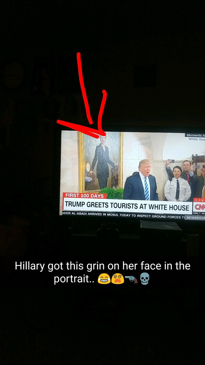 #HillaryClinton #whitehouseportrait #whitehousetours #lmao #herface #trumpsface #kodakmoment #wiretapped #crazyoldrichwhitedude