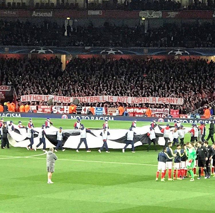 Wwawaydays's tweet photo. Brilliant banner by Bayern Munich last nights Arsenal 🔴⚪️ football for the working class! #AMF #bayern https://t.co/0cWqVYjfP8