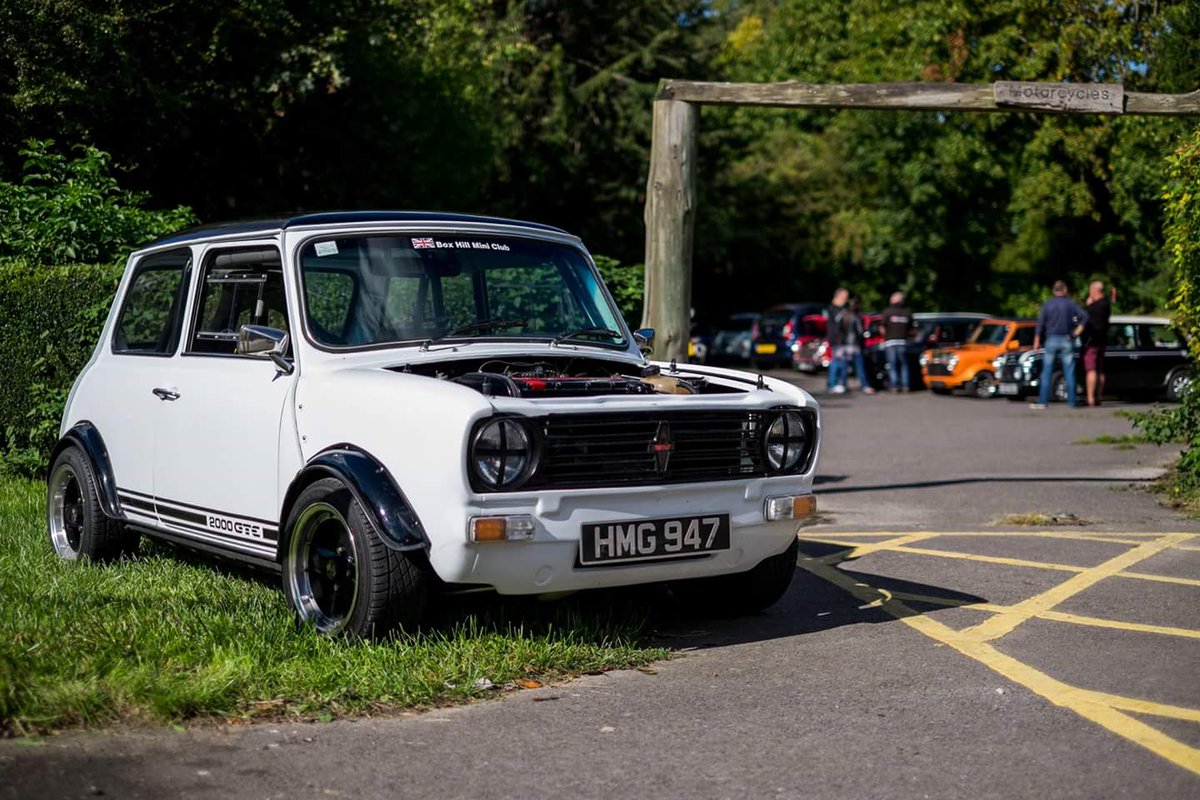BoxHillMiniClub's tweet photo. Remembering sunny days last year &amp; looking forward to @BrooklandsMuseu Mini day :-) #16vmini #miniclubman @RykasC @ClassicMiniFind https://t.co/7XhPnjDAG6