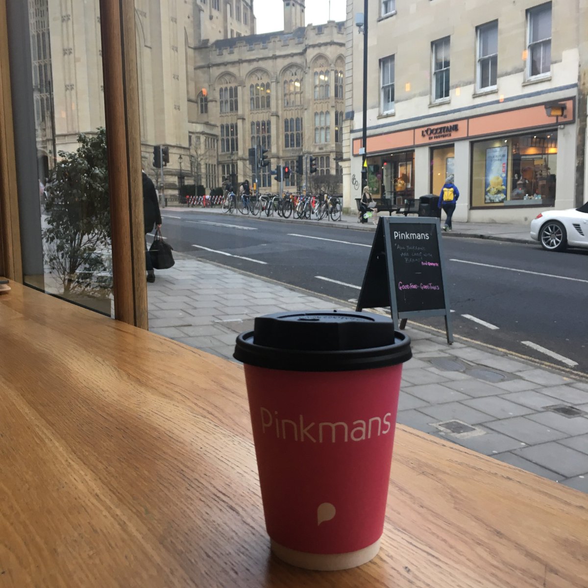 pinkmansbakery's tweet photo. Wake up with a takeaway @freehandcoffee or @cantontea this morning! #bristol #parkstreet #livebristol #visitbristol https://t.co/r0ZeBrHBhH