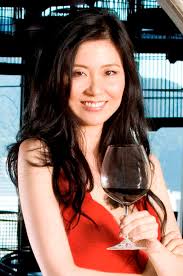 LBAnatole's tweet photo. #JourneeDeLaFemme 
#jeanniecholee est la #premierefemme #masterofwine d'Asie ! 👋🍷 https://t.co/B11yx33TOT