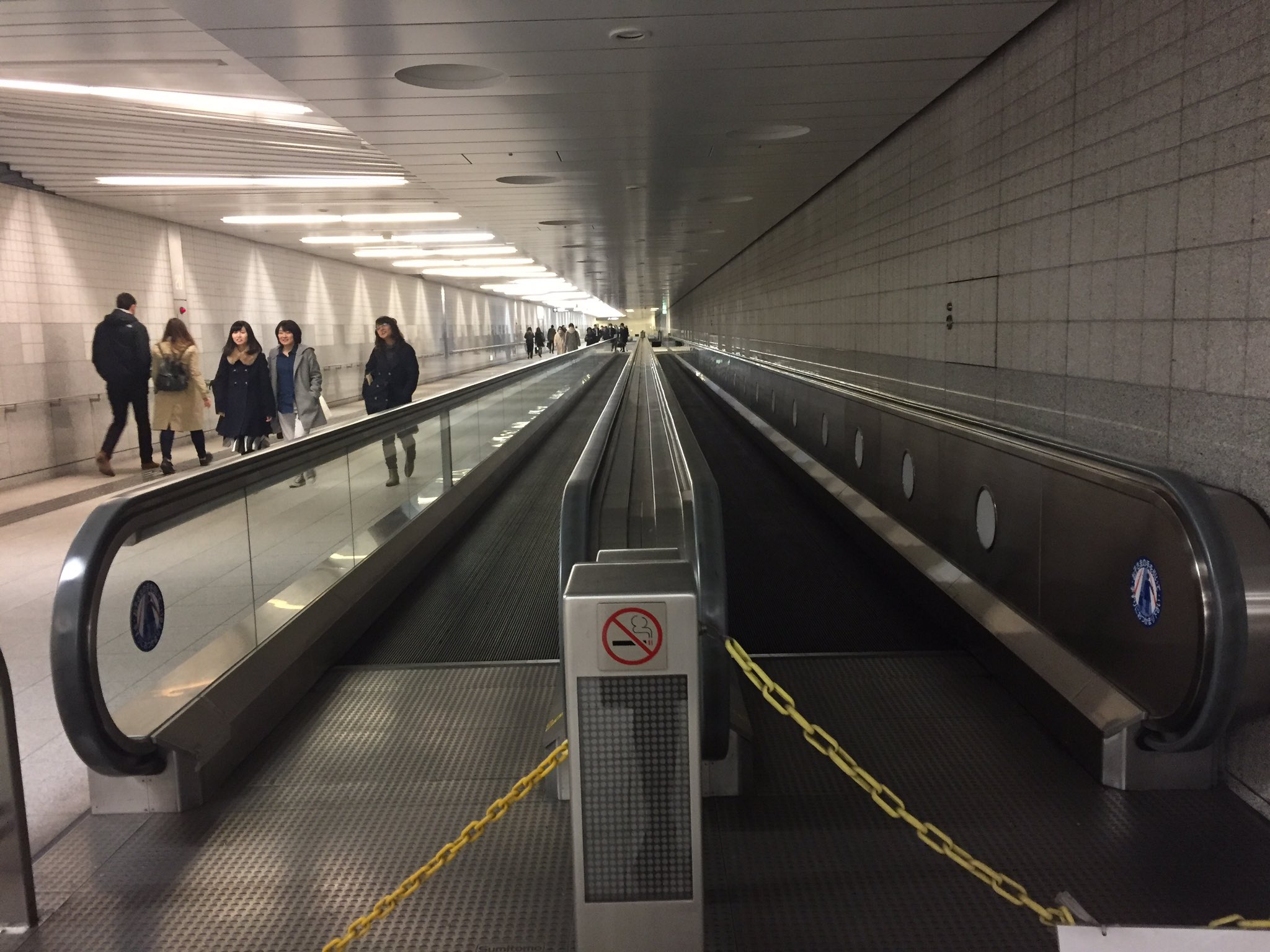 みんなのエスカレーター みんなのエスカレーター 西新宿 新宿地下道 動く歩道 T Co Mbuu7sv9du Twitter みんなのエスカレーター みんなのエスカレーター 西新宿 新宿地下道 動く歩道 T Co Mbuu7sv9du Twitter