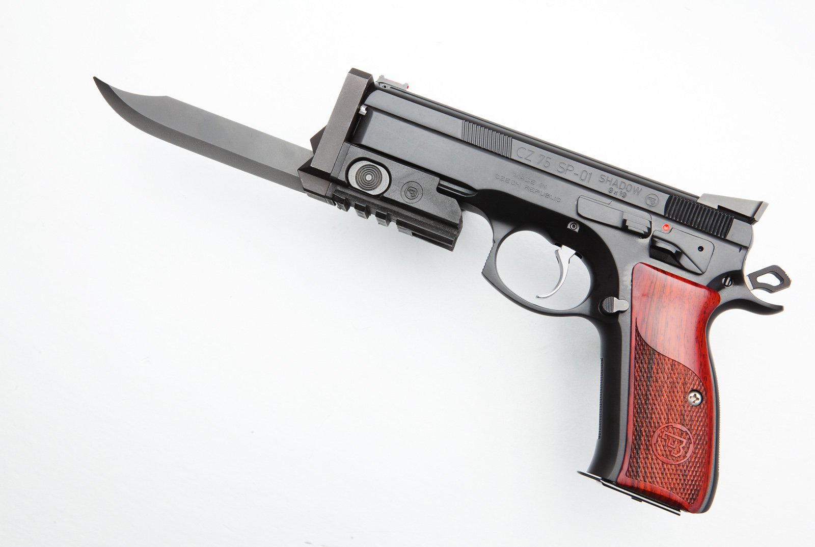 オカズワ シャケ Cz 75 Sp 01ってエアガン出てたんや と思ったらノーマルではなく競技用のshadow しか 出てない なぜ T Co Rmmgijz1zo ノーマルなら文句なしに買ってたかもしれんけども う ん Twitter