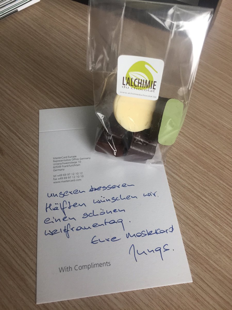 schmitzengels's tweet photo. Hach, so eine nette Überraschung von den Mastercard-Jungs 😍#Frauentag #dreamteam #pricelesssurprise https://t.co/tT7xbT64FM