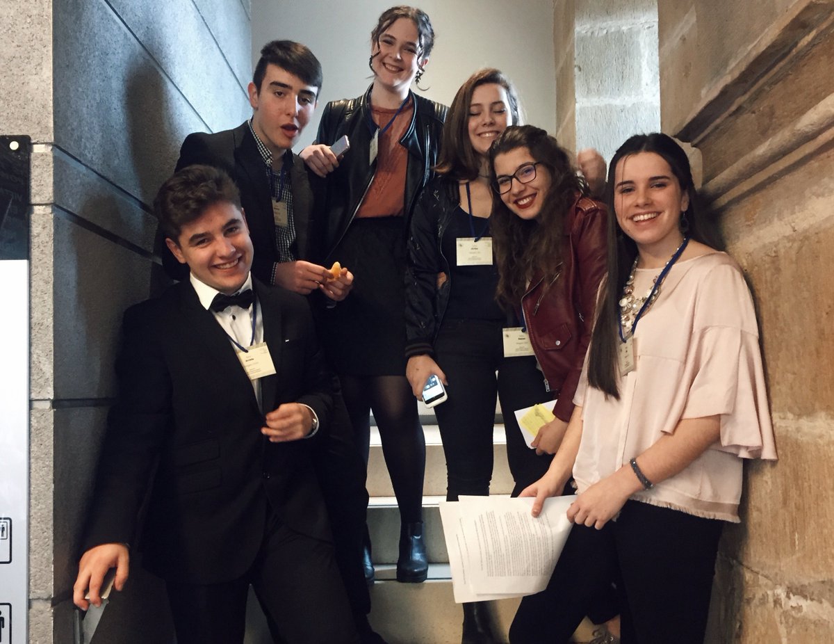 JesuitakDurango's tweet photo. #Durango #Jesuitak 6 alumnos/as de 1º Bach, este fin de semana han participado en la conferencia regional de EYP
https://t.co/CGSScit9vv https://t.co/3hwSs4DWSR