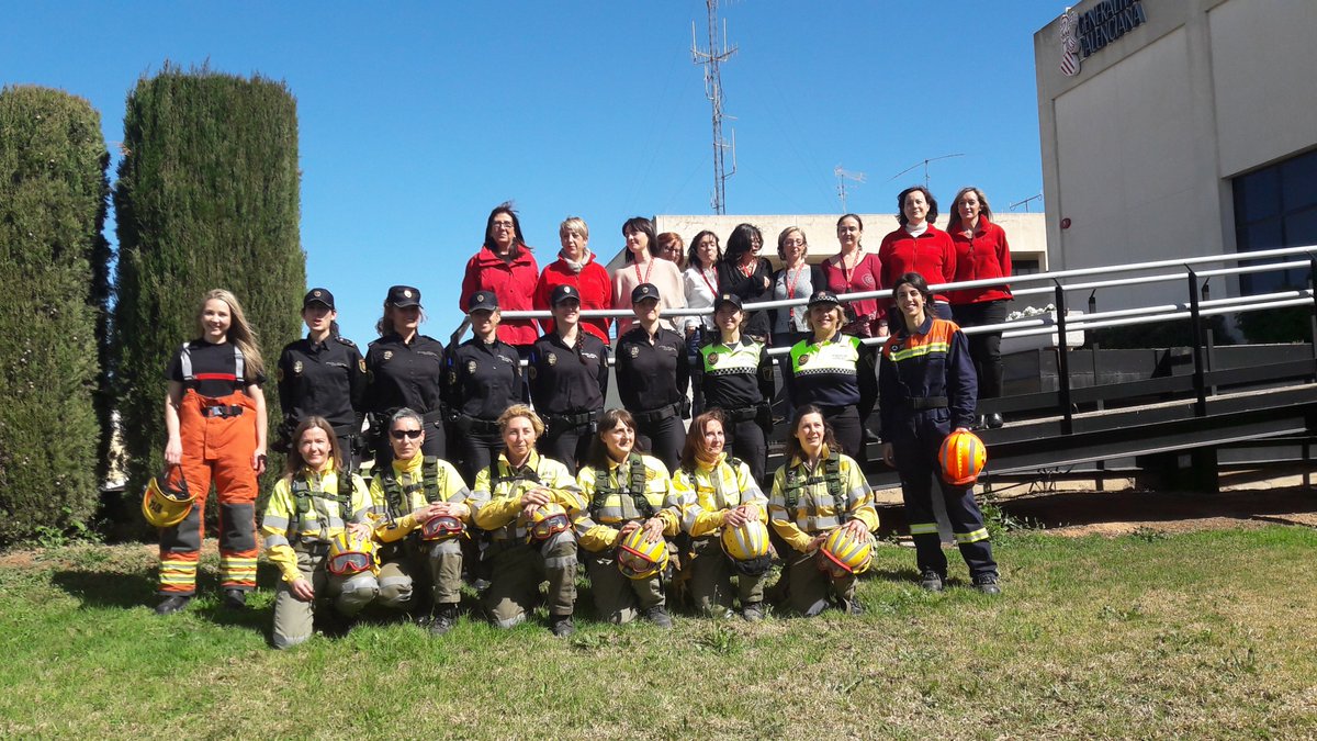 GVA112's tweet image. 🙍En #emergències volem ser més! Hui #8deMarç encara ens falten moltes dones per aconseguir la #IgualtatREAL.