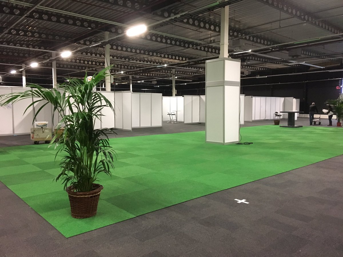 De opbouw is begonnen! Morgen praten hier alle experts op het gebied van #sportaccommodaties u bij over de laatste actualiteiten! #DvdSA