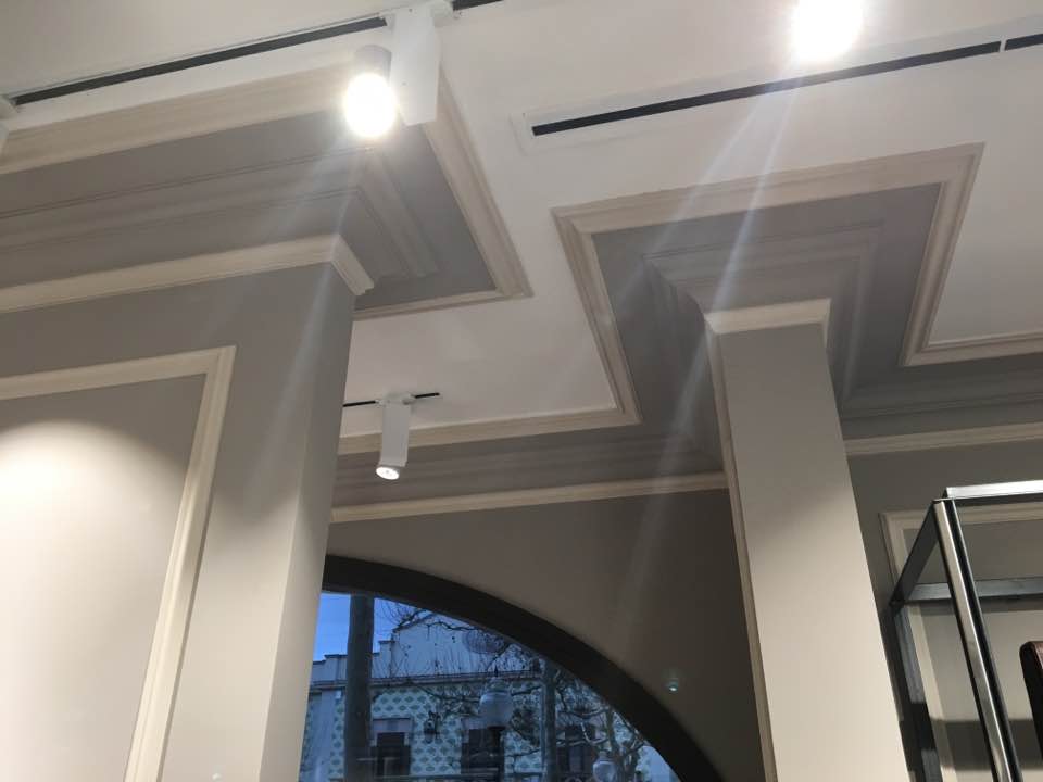 EXXENTDECOR's tweet photo. Ideas #deco para tu tienda o negocio, materiales resistentes, fáciles de instalar y de pintar.
#molduras #rodapies #cornisas https://t.co/v8j5MxtkrV