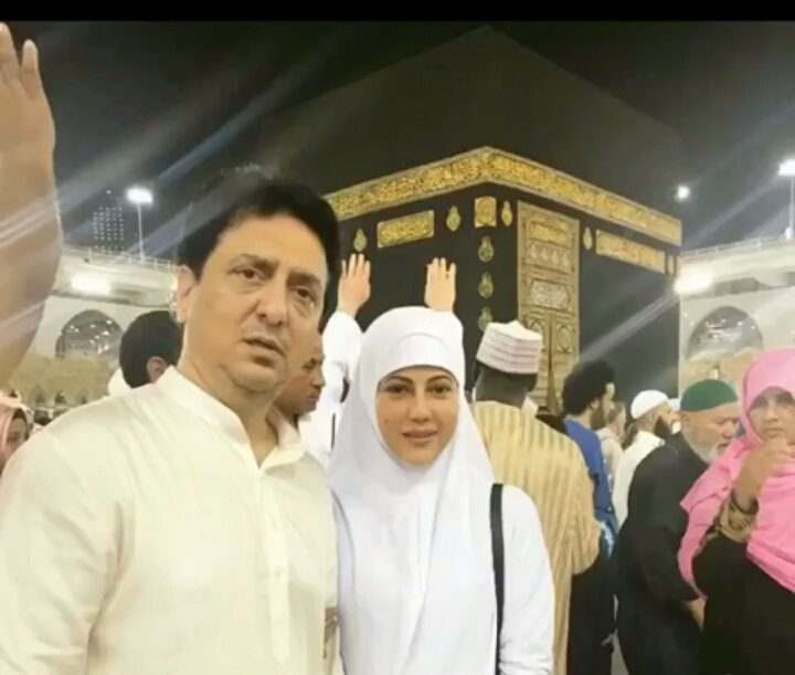 Yalangoch keksa eshaklarning shaxsiy fotosuratlari Yalangoch keksa eshaklarning shaxsiy fotosuratlari