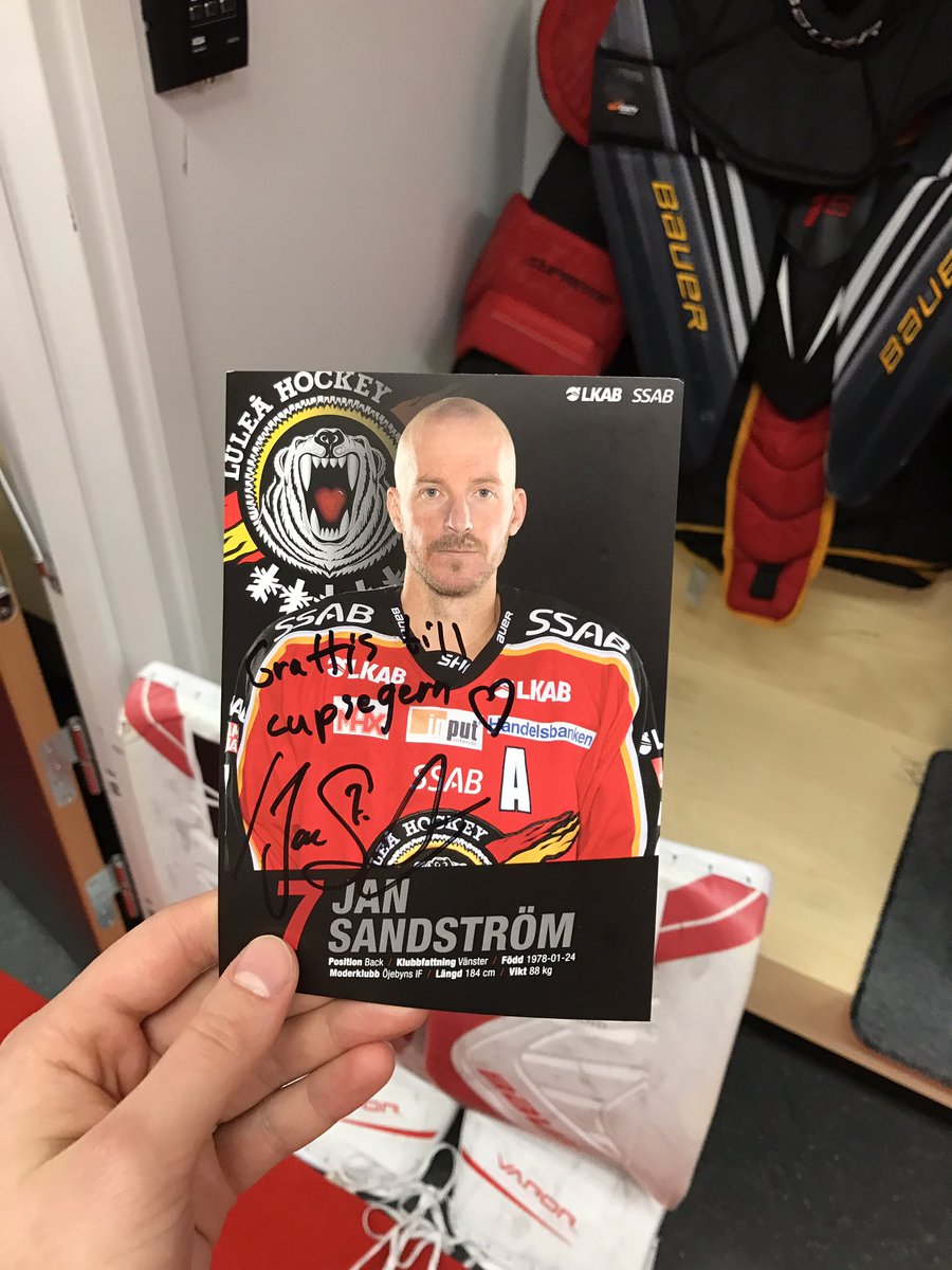 MariaOmberg's tweet image. Cupsegern börjar kännas som verklighet (tack till Janne) och idag är det slutspelshockey. Lalalaa🤹🏼‍♀️