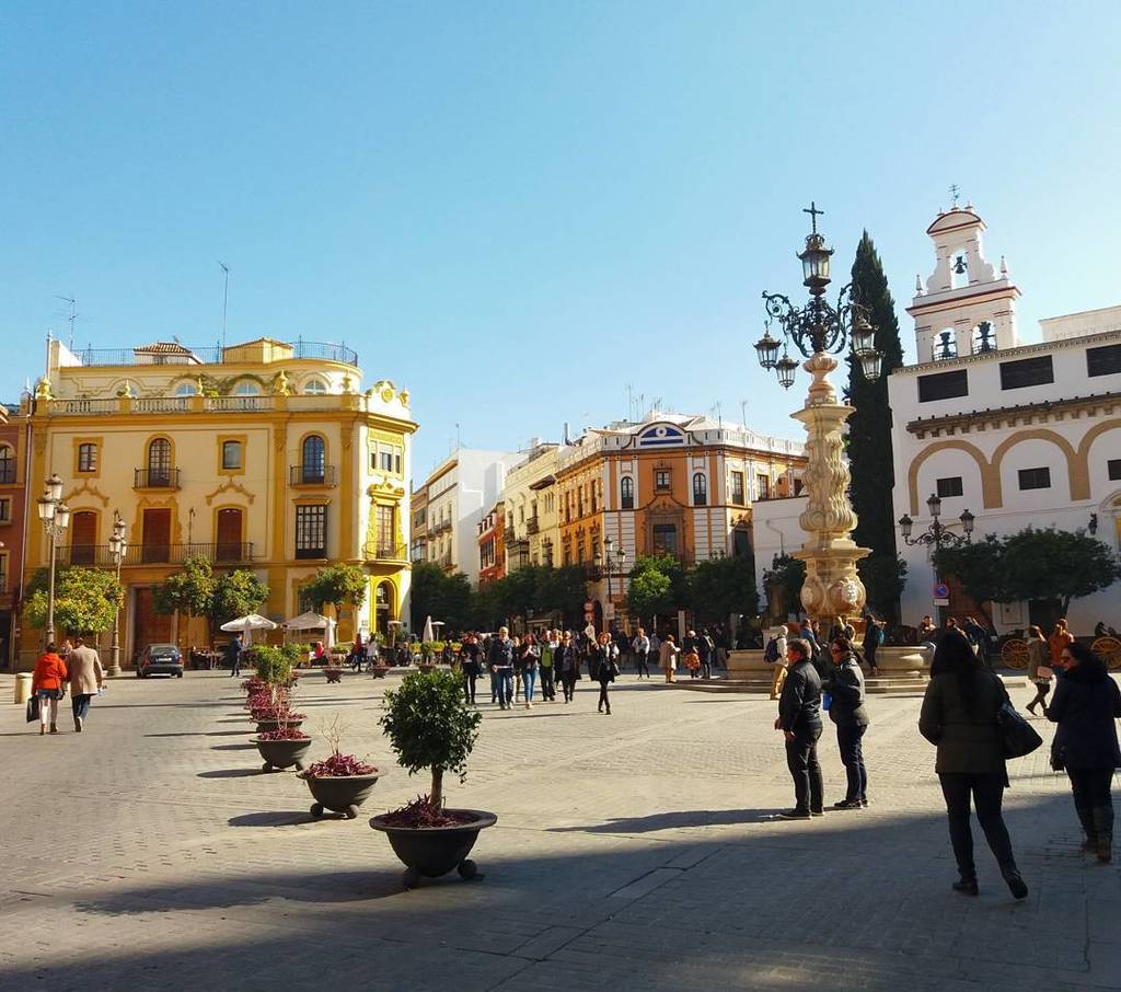 DevourSeville's tweet photo. Temperatures are on the rise in #Seville! Are you coming to visit us this spring? https://t.co/l7yxt53eub