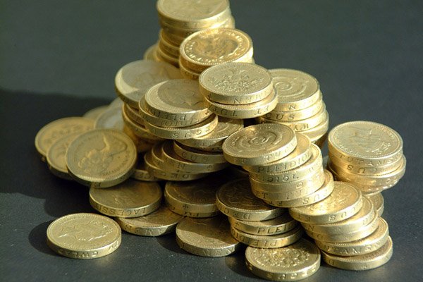 NottsBloodBikes's tweet image. Our volunteers are at Morrisons Eastwood today and are happy to help you dispose of those old £1 coins
Just pop them in our big red buckets!