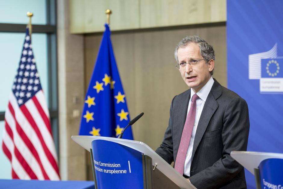 courrierinter's tweet photo. Anthony Gardner : “Trump s’entoure de mauvais conseillers, pour qui l’Europe est une pagaille” https://t.co/Lmrdu6xiSo https://t.co/IXLOXb2fKl