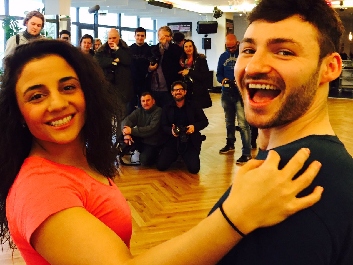 RTL_com's tweet photo. Aufgepasst #Llambi - Pressetraining lief gut @SKentikian #KillerQueen will #DancingStar2017 werden https://t.co/N6iyuGsqIa