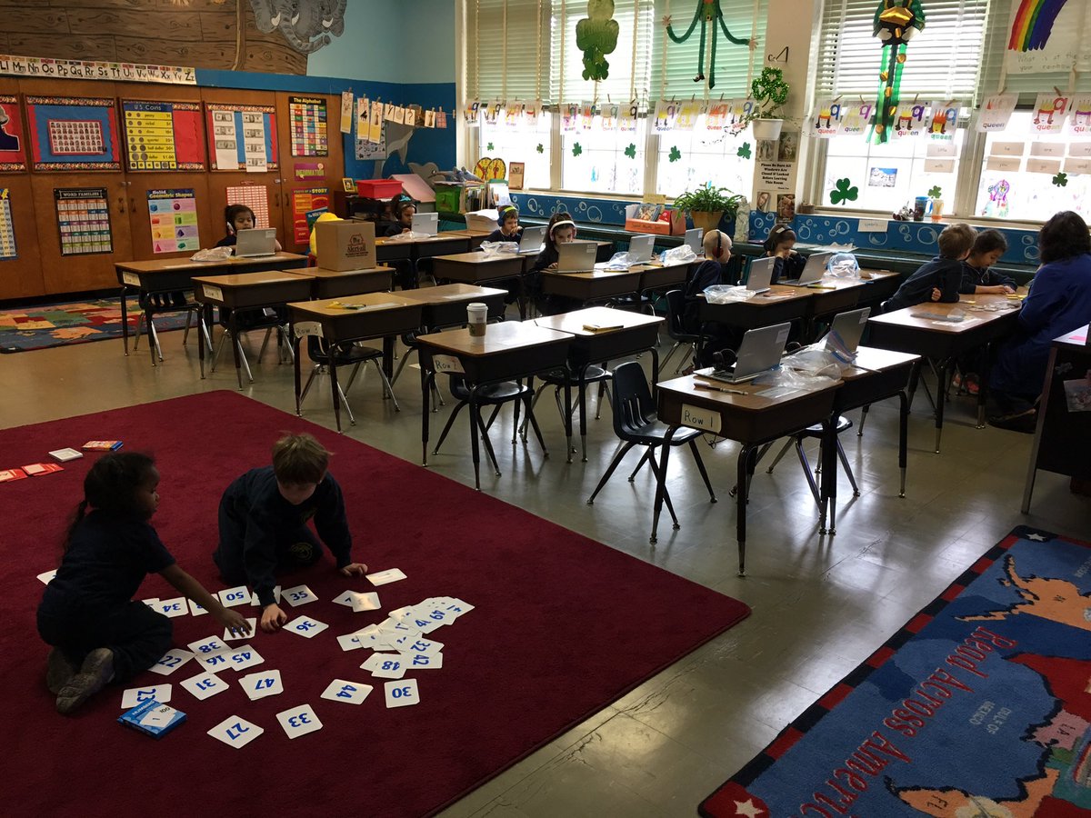 EmilyEbarker's tweet photo. Half of Kindergarten enjoying #blendedlearning time w/ @MrsCartolano_ic #teamwork #partnerlearning #smallgroupinstruction @icschool_online https://t.co/0QAA9Zxrlx