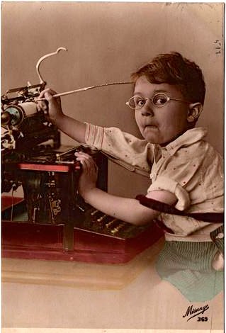 londonlitlab's tweet image. How do you know when you&apos;ve finished editing a #shortstory? Does it sing, or are you just sick to death of it? #amwriting #amediting