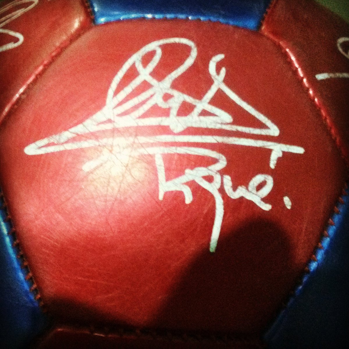 alfret_l's tweet photo. Gerard Pique... 
From Catalan To Surabaya
#FCB
#Barcelona 
#barcelonaclub https://t.co/ihhVuRabJ8