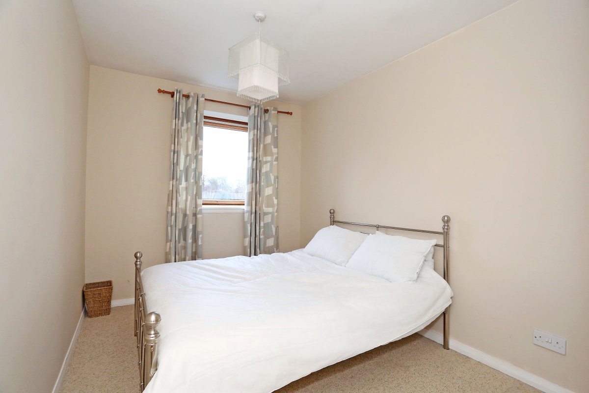 19 Craigton Court, Aberdeen
Fixed Price £165,000
We are delighted to offer for sale this spacious TWO BEDROOM TOP FLOOR APARTMENT