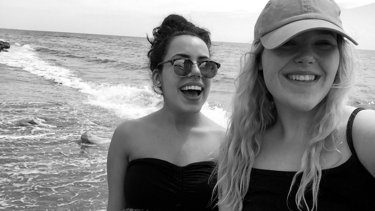 alissamdrs's tweet photo. Happy Birthday @itsmekissa! Love you!  #21#🎂 https://t.co/XblFpYegDD